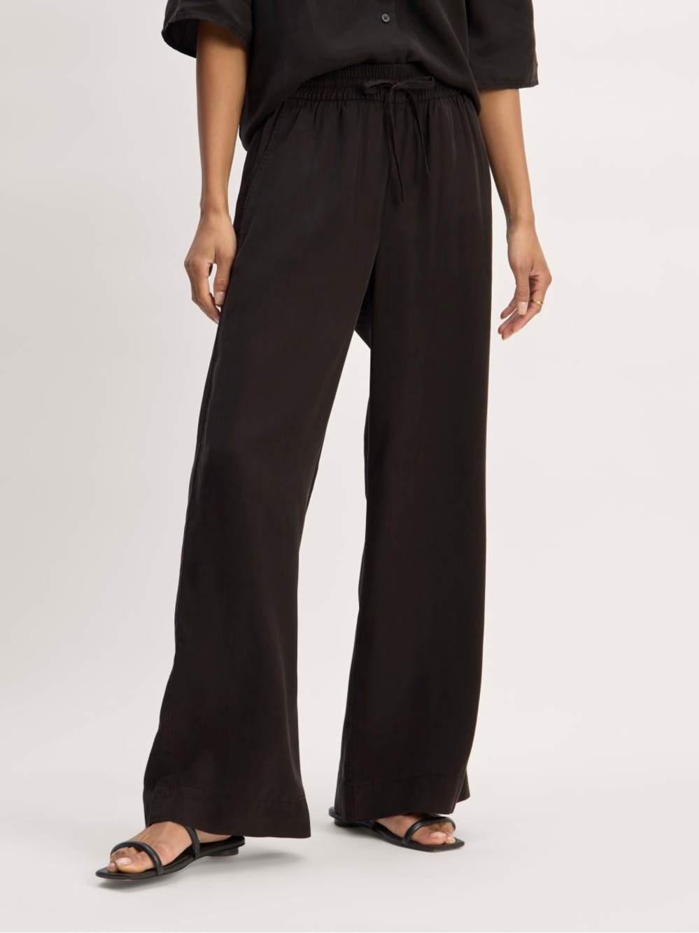 Everlane Tencel Black THE WIDE-LEG PANT IN BUTTERLITE S Flowy Luxury Soft